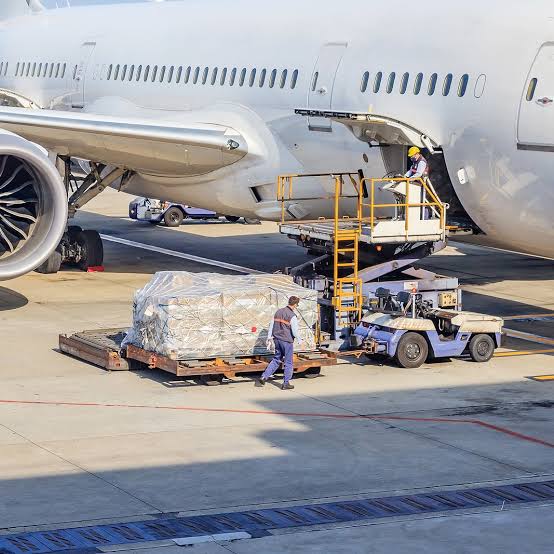 Air cargo freighter
