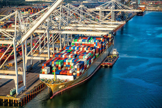 Container ship and port operations